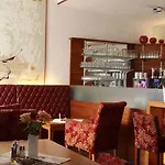 Ξενοδοχείο Schillerhof Garni 2*